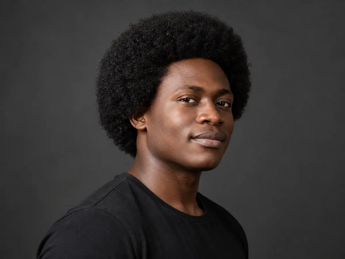 Classic afro hairstyle inspiration — A rounded shape with full natural texture.