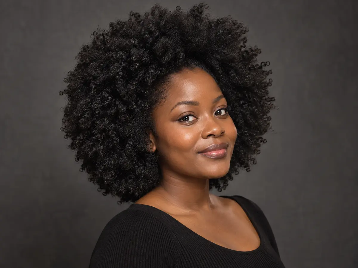 Natural curls hairstyle inspiration — Soft definition and natural volume.
